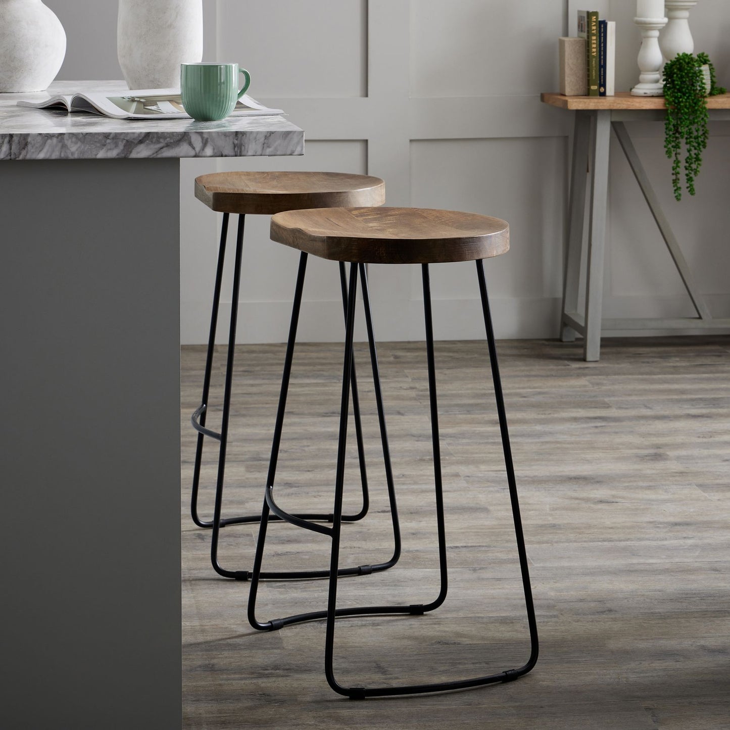 Franklin Hardwood Shaped Bar Stool – Stylish Industrial Bar Seating