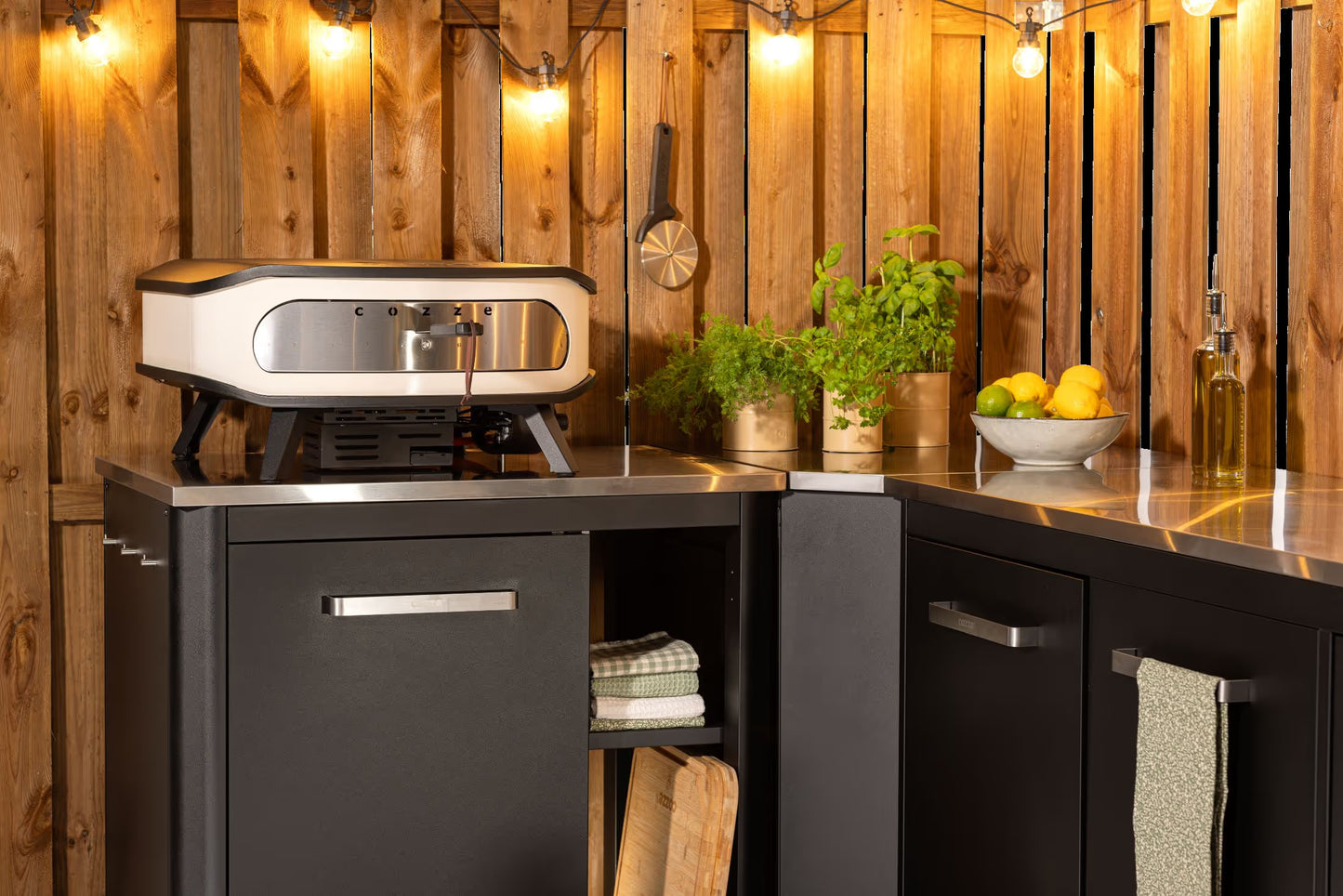 Cozze Corner Table – Modular Outdoor Kitchen Connector with Steel Top