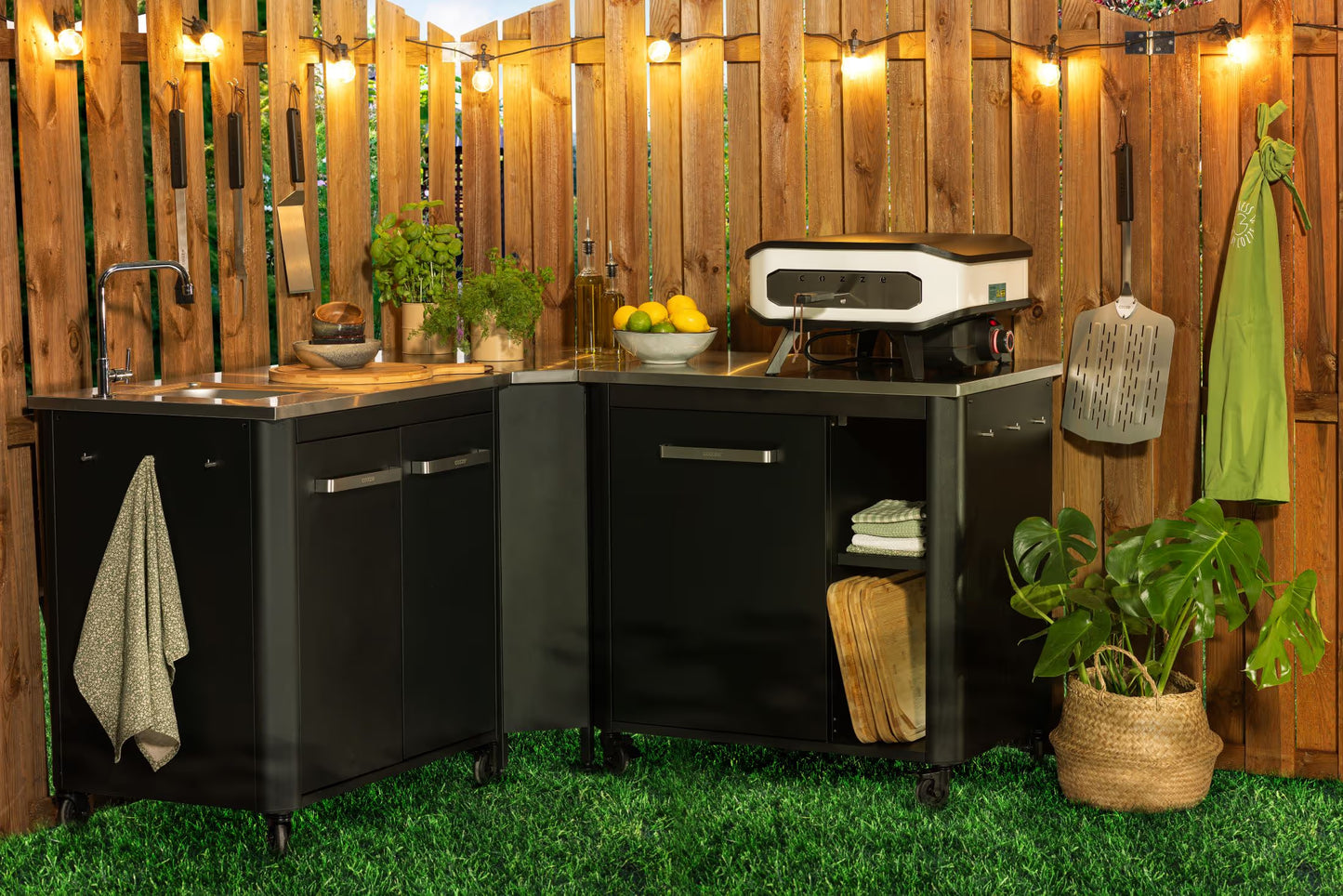 Cozze Corner Table – Modular Outdoor Kitchen Connector with Steel Top