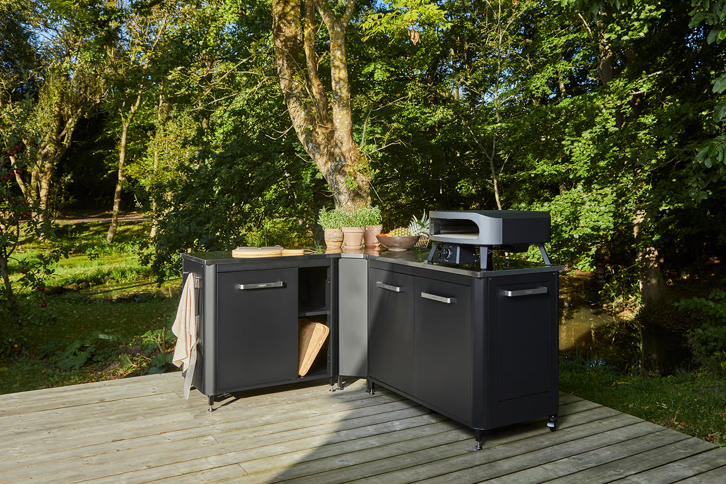 Cozze Outdoor Kitchen 90 – Compact Outdoor Unit with Gas Storage