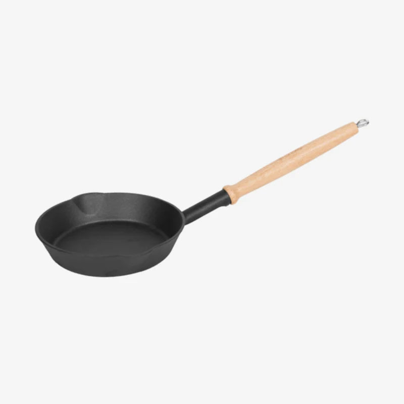 Cast Iron Frying Pan with Wooden Handle for Fire Pit Cooking – 18cm