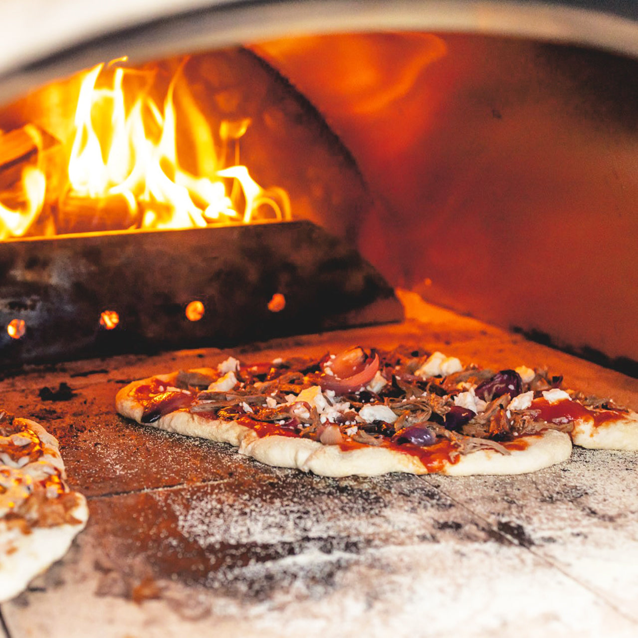 Igneus, Pro 750, Wood Fired Pizza Oven, Black