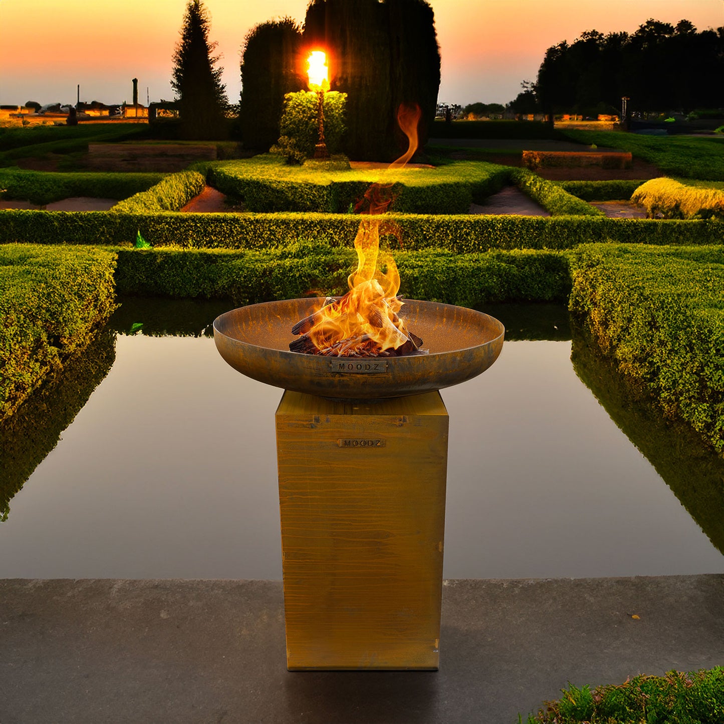 MOODZ Fire Bowl Base – Rusty Brown, Outdoor Garden & Patio Feature