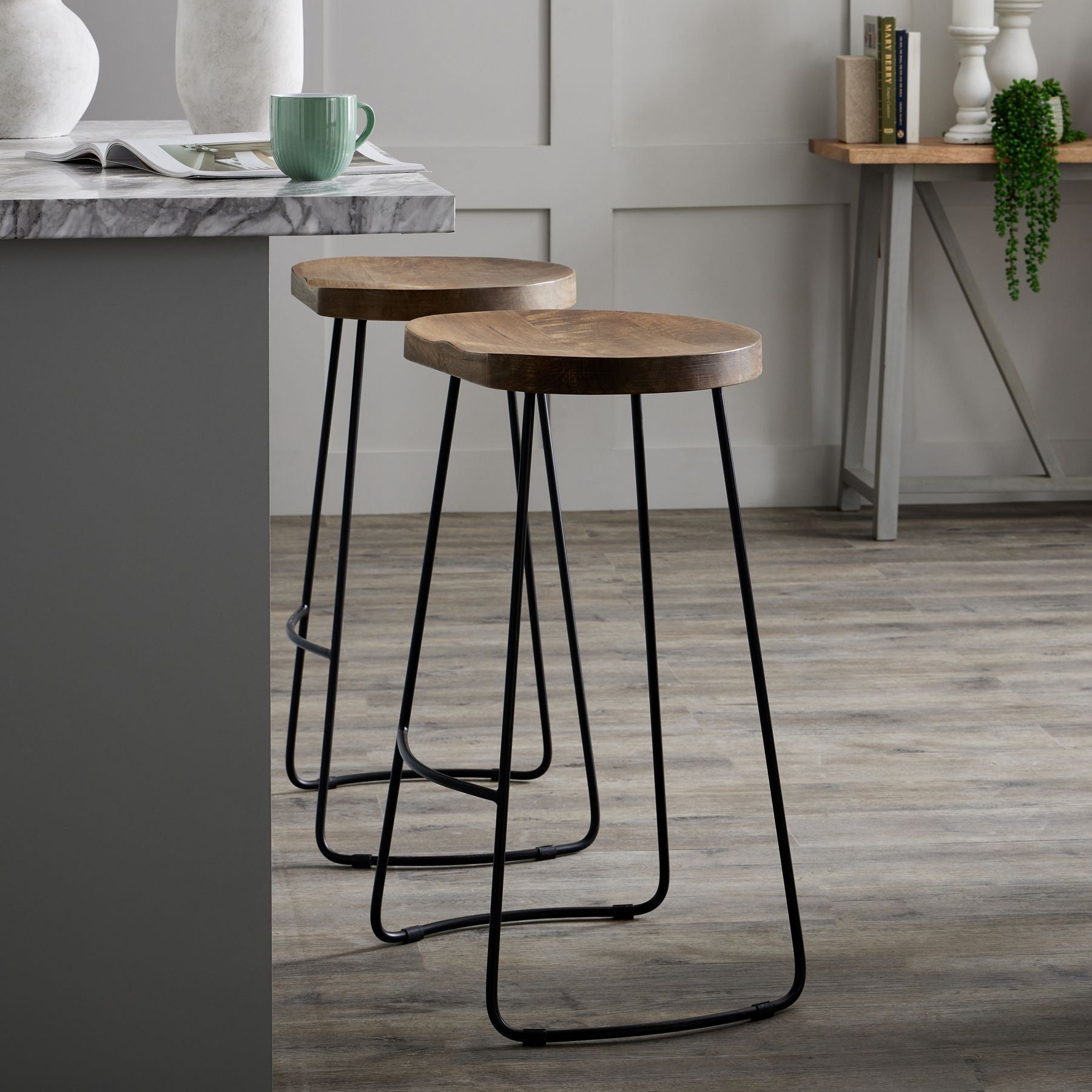 Franklin Hardwood Shaped Bar Stool – Stylish Industrial Bar Seating