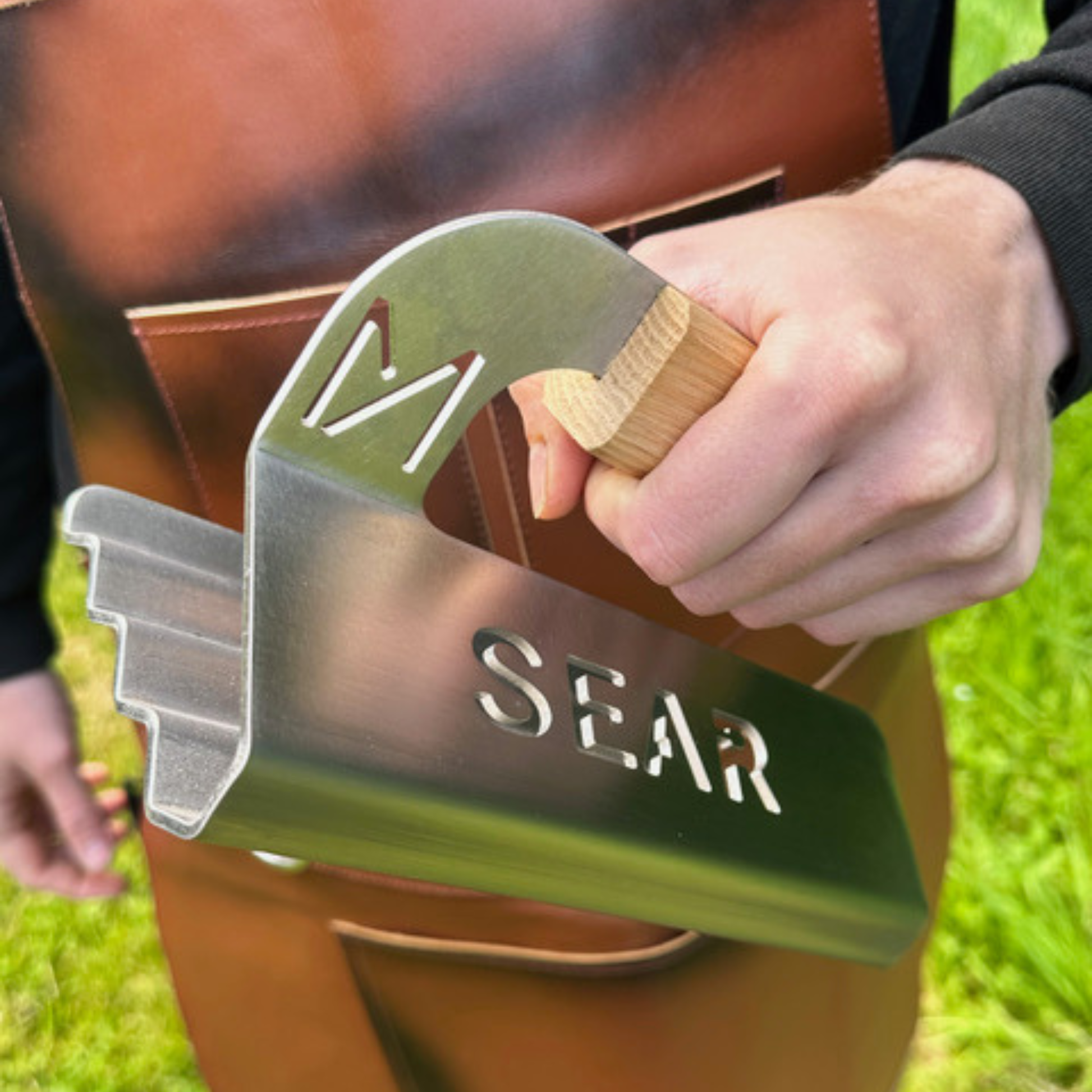 Steak Press – Stainless Steel Grill Weight | Handmade in Britain by METARTAL