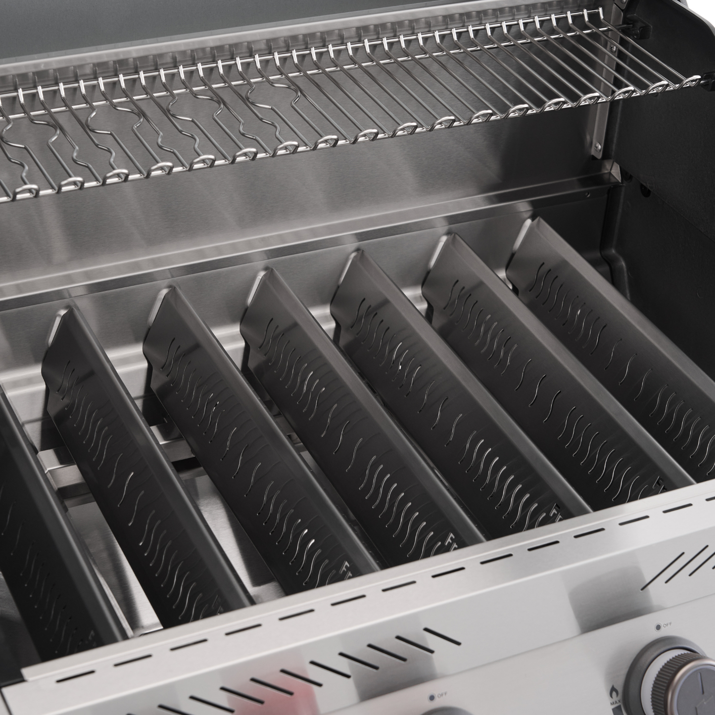 Primeliner By Bull S4 Gas Barbecue with Infrared Burner & Premium Cart