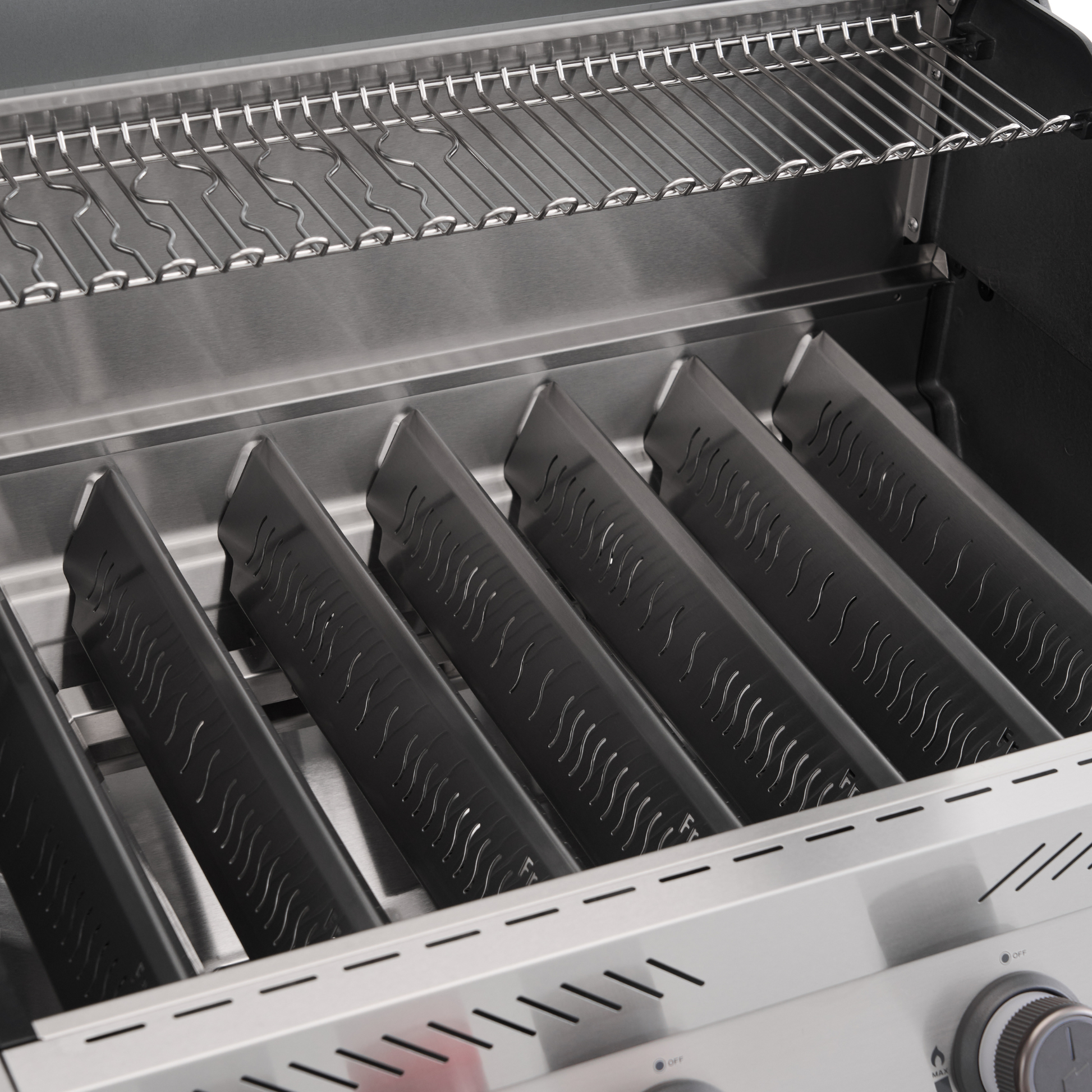Primeliner By Bull S4 Gas Barbecue with Infrared Burner & Premium Cart