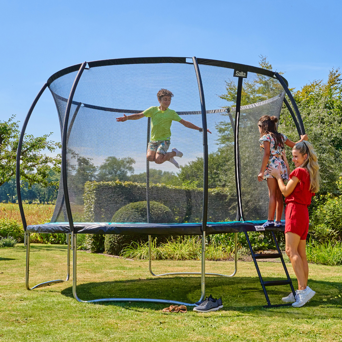 14ft Salta Cosmos Round Trampoline with Enclosure
