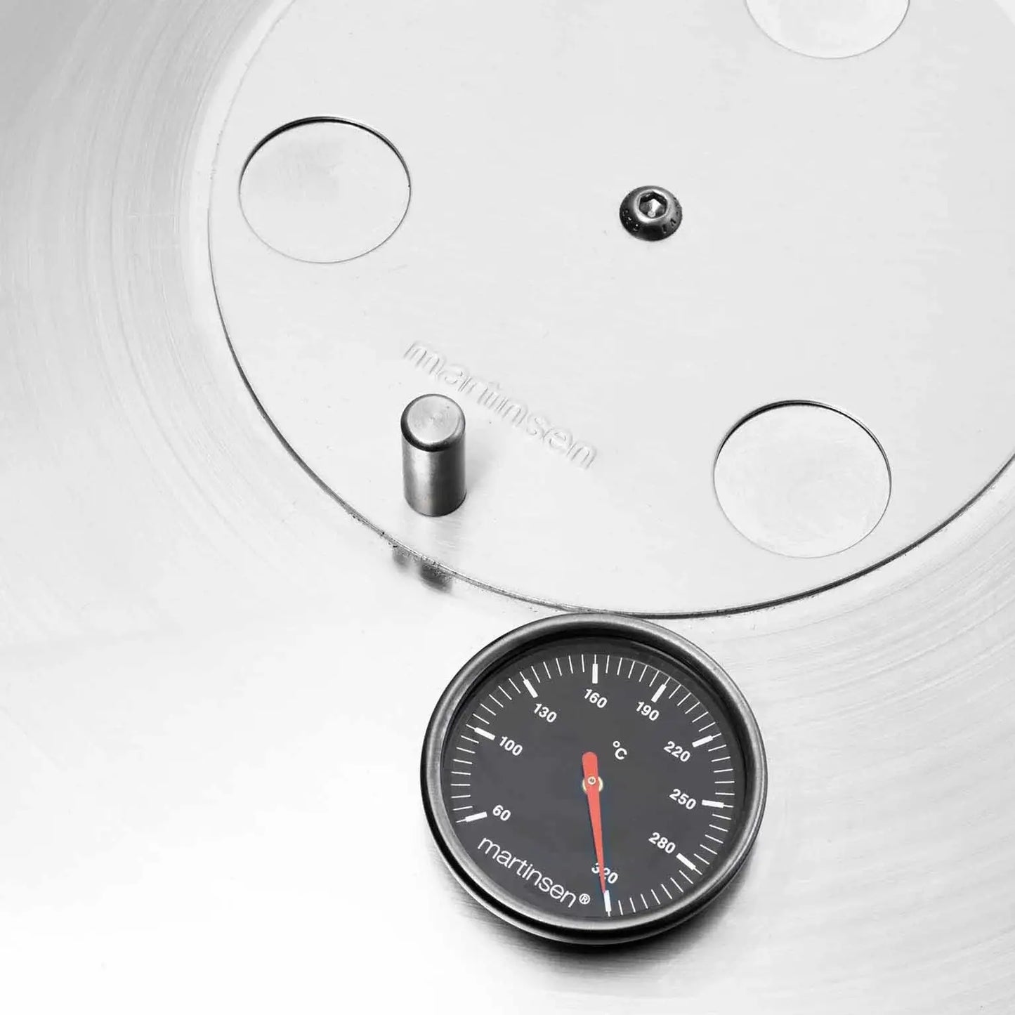 Martinsen 1500 Kitchen Danish Kettle Charcoal BBQ with Thermometer