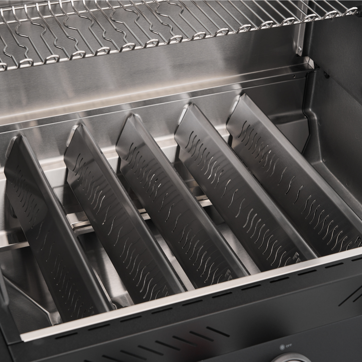 Primeliner By Bull G3 Gas Barbecue with Infrared Burner & Premium Cart