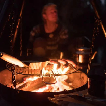 Cast Iron Frying Pan with Wooden Handle for Fire Pit Cooking – 18cm