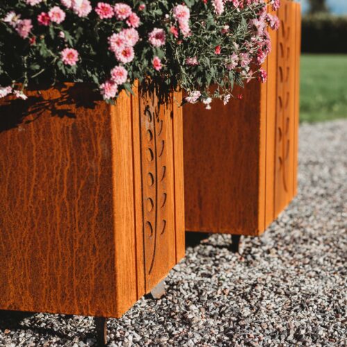 GrillSymbol Fat Ballerina XL Corten Steel Planter for Stylish Outdoor Spaces