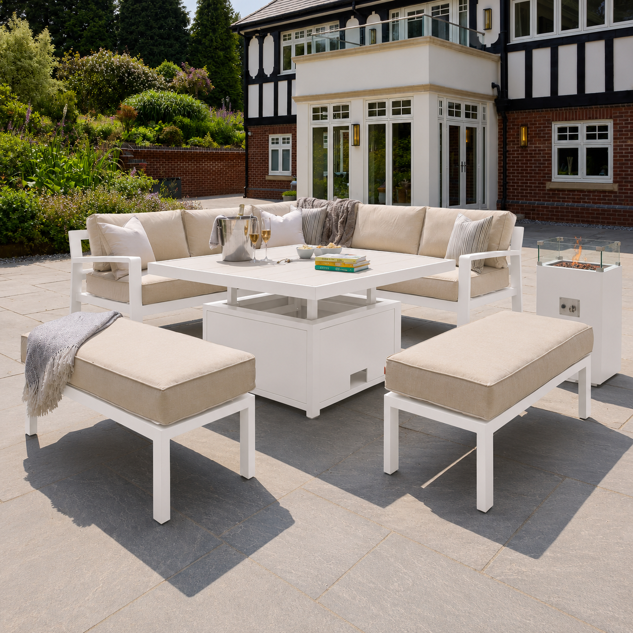 Hex Living Hosting Set in Porcelain White | Garden Furniture Set