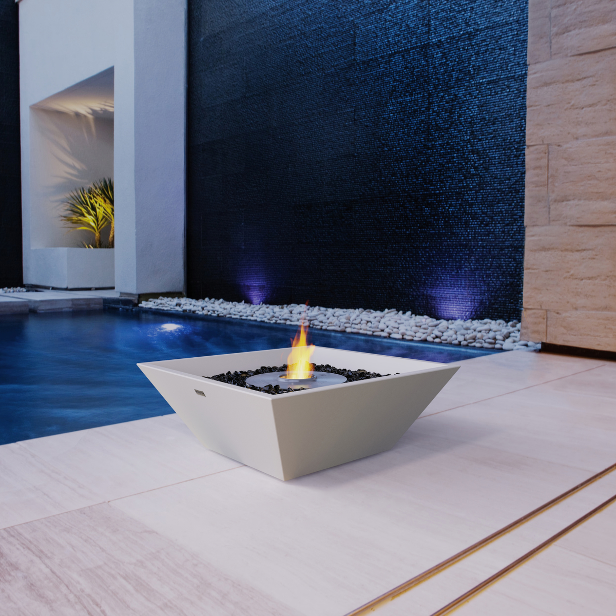 Nova 600 Bioethanol Fire Pit by EcoSmart Fire | Compact Outdoor Fire