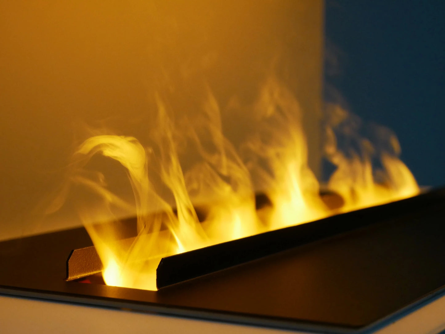 ScandiFlames Late White Wall-Mounted Water Fireplace